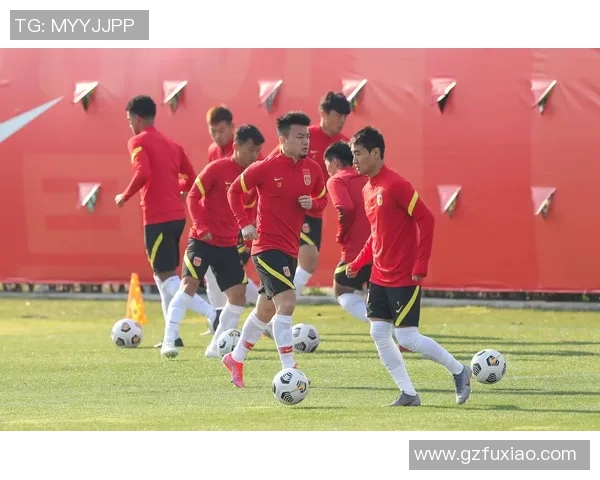 独特风格与创新打法并存的国足新星：他如何打破常规重新定义中国足球未来