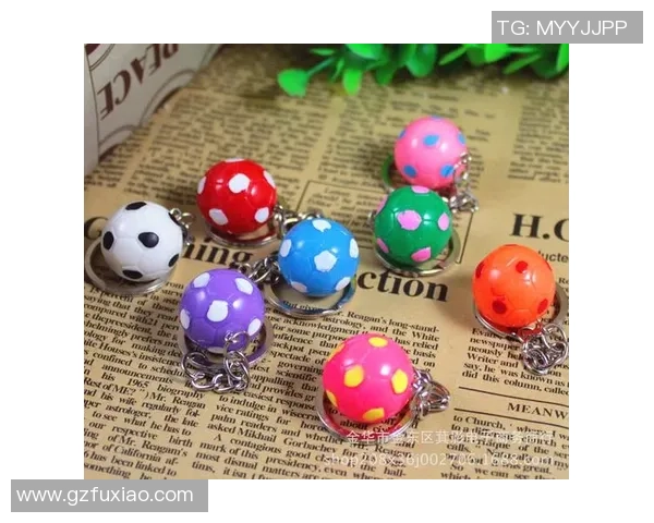 足球星卡挂件的独特功能与收藏价值解析